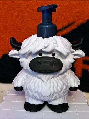 Highland Cow Bath and Body Works Soap Holder by 3d print